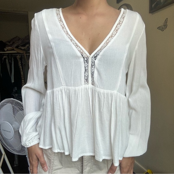 V-Neck Flounce sleeve Blouse - Picture 2 of 3